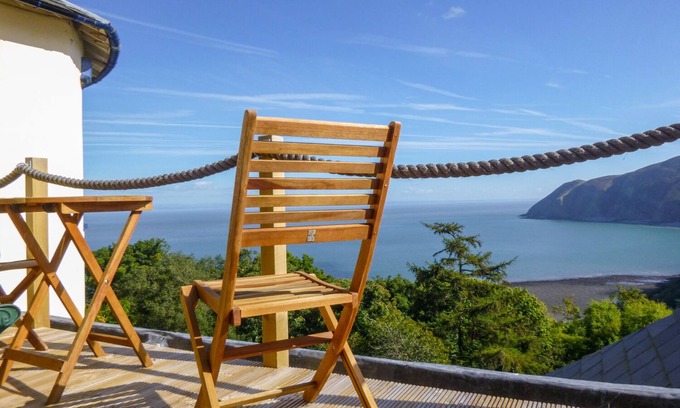 Lynmouth Cottage | Discover BAYWATCH: Oceanfront Retreat with 10/10 Rating