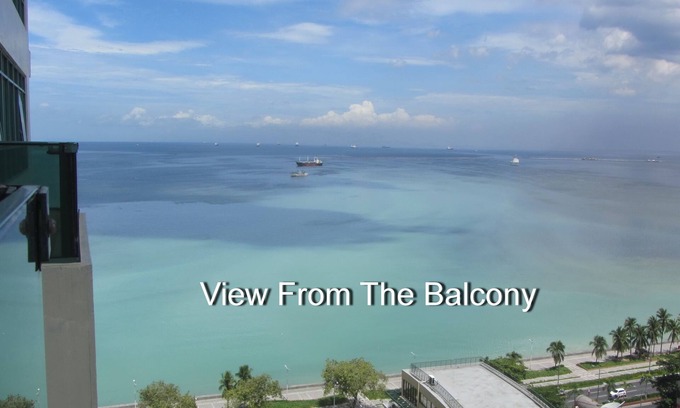 Ermita Night District Apartment | Baywatch Tower - Malate: Oceanfront Retreat with Top Ratings