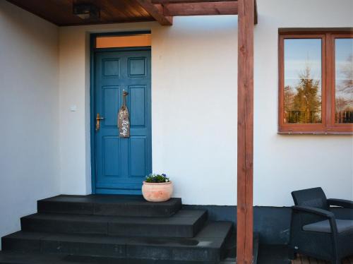 Lipusz Villa | Relax at Baza Lipusz: Oceanfront Bliss with Pool Access