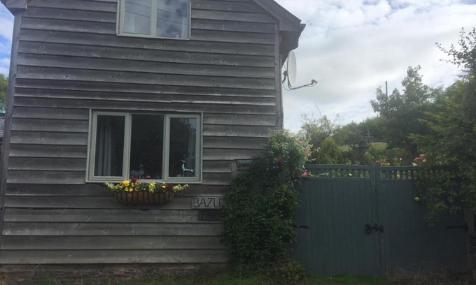 Peterchurch House | Welcoming Bazley Barn: Pet and Child-Friendly Retreat