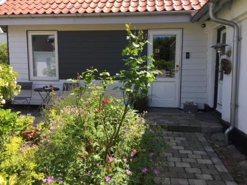 Vejlby Risskov Bed & Breakfast | Risskov Retreat: 9/10 Rated, Pet & Child Friendly Stay