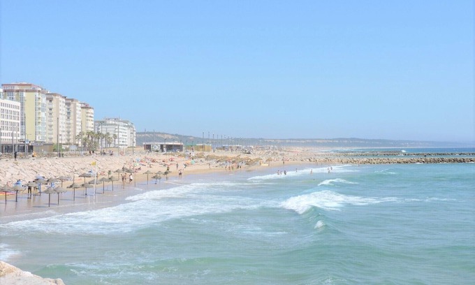 Costa de Caparica Apartment | Be.ISIS Caparica Apartment - Oceanfront Bliss near the Beach