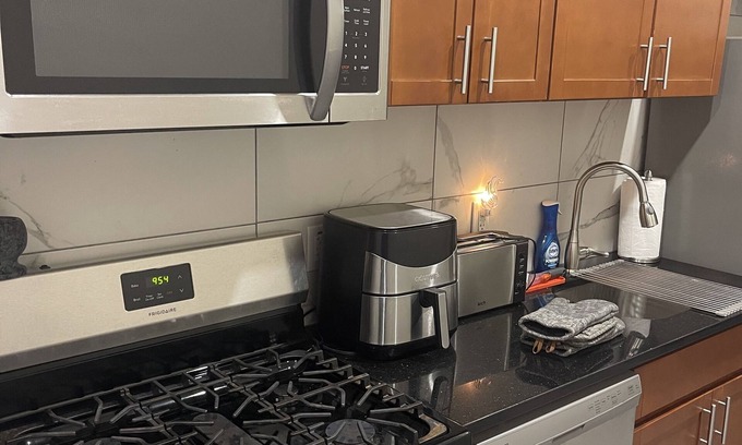 Bay Ridge Apartment | Stay Cozy in Bayridge Brooklyn with Family-Friendly Amenities