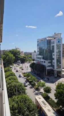 Vardaris Apartment | Inviting Urban Retreat: Be My Guest, Family-Friendly Stay