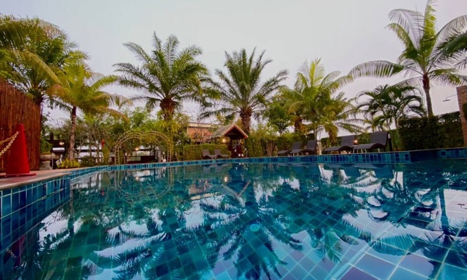 Ban Du Hotel | Elevated Stay at Capital O 727 Be One Resort: Pool & Breakfast