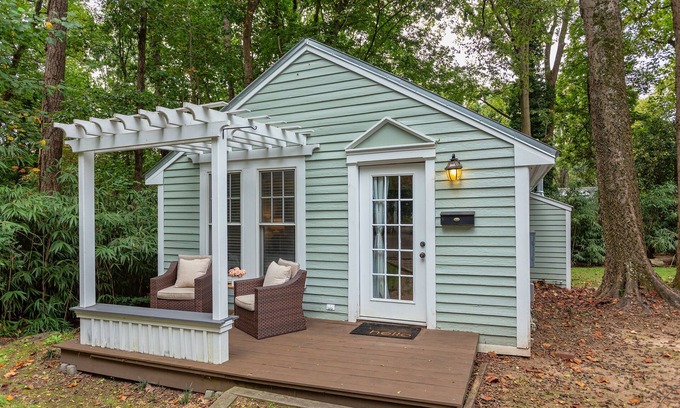 Chapel Hill Cottage | Stay at The Cottage: Steps from UNC & Downtown Chapel Hill