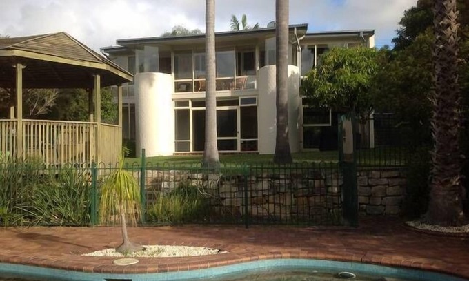 Macmasters Beach House | Experience Bliss at Macmasters Beach with Oceanfront Amenities