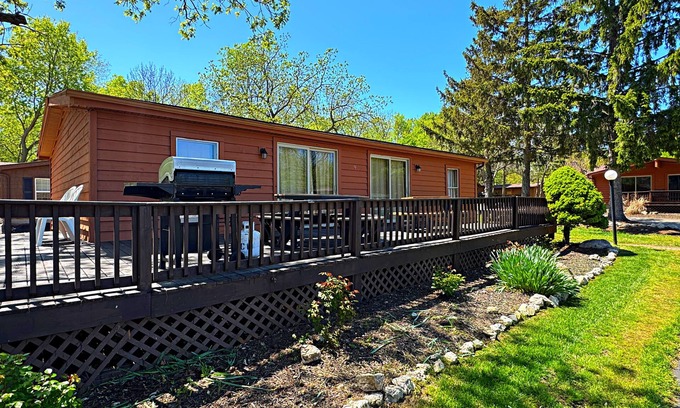 Put-in-Bay Cabin | Ideal Family Retreat: 3 BR Home by Island Club Pool