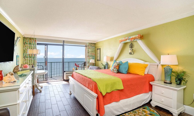 Myrtle Beach Condo | Romantic Oceanfront Suite with Amazing Views & Spa Access