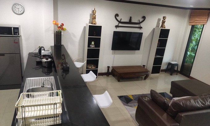Maret Apartment | Oceanfront BEA Apartment with Pool & Breakfast Included