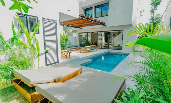 Zama Villa | Modern Villa 1 Mile from Beach with Spa & Breakfast