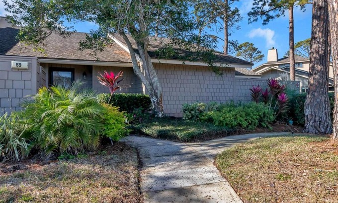 Sawgrass House | Family-Friendly Retreat at Beach-2-Green Awaits You