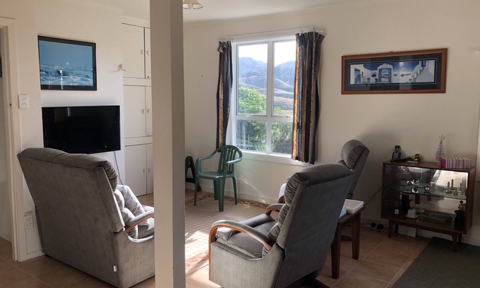 Orere Point House | Idyllic Beachfront Retreat with Ocean View & Pet-Friendly Stays