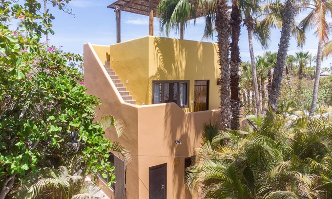 Todos Santos House | Oceanview Retreat with Spa and Breakfast Included