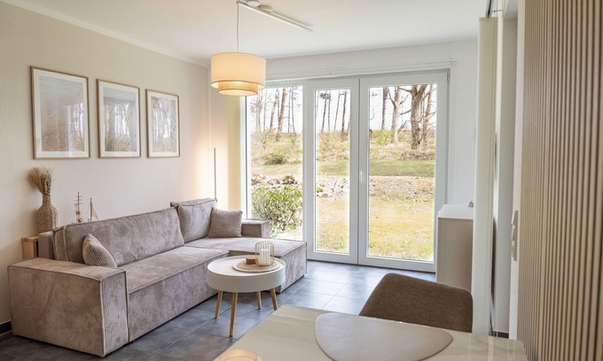 Juliusruh Apartment | Oceanfront Retreat Steps from the Beach - Dog Friendly!
