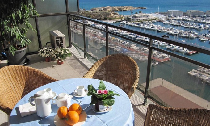 Coveta Fuma Apartment | New Beach Apartment with Pool & Oceanfront Views, Rated 9.8