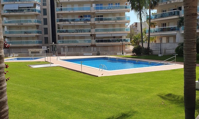Salou Apartment | Idyllic Beach Apartment with Pool and Pet-Friendly Amenities