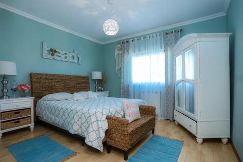 Buarcos Apartment | Beach Barbecue by Rent4All