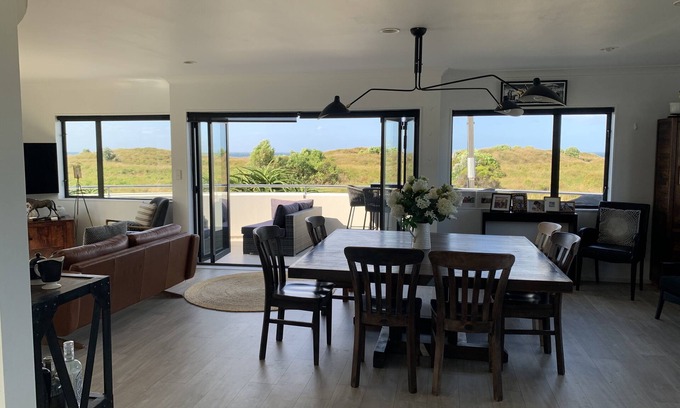 Papamoa Beach House | Beach Bliss: Relaxing Getaway Steps from the Shoreline