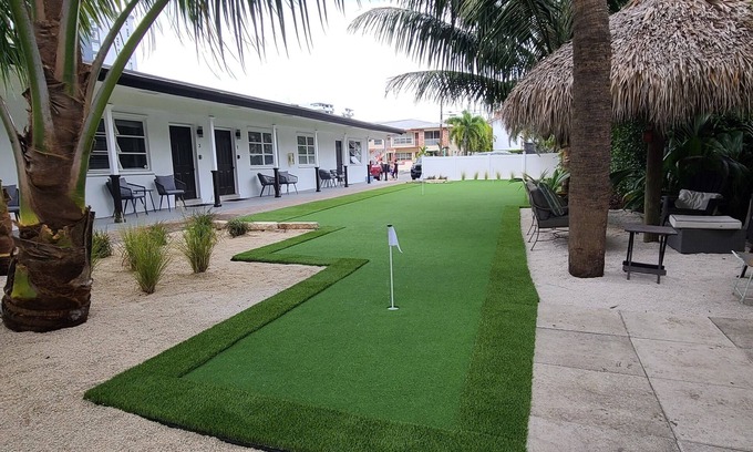Pompano Beach Apartment | Beach Block Bungalow: Oceanfront with Private Putting Green