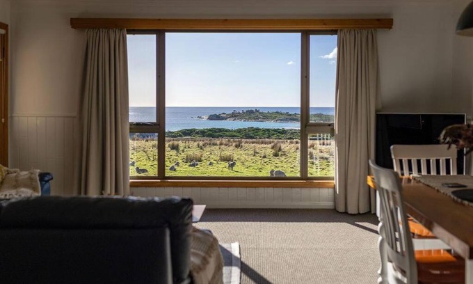 Bicheno House | Family-Friendly Retreat at Beach Break - Diamond Island