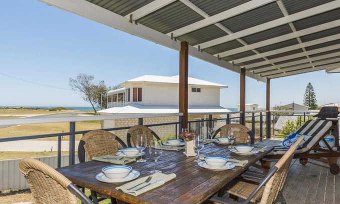 Lancelin House | Family-Friendly Beach Break with Ocean Views
