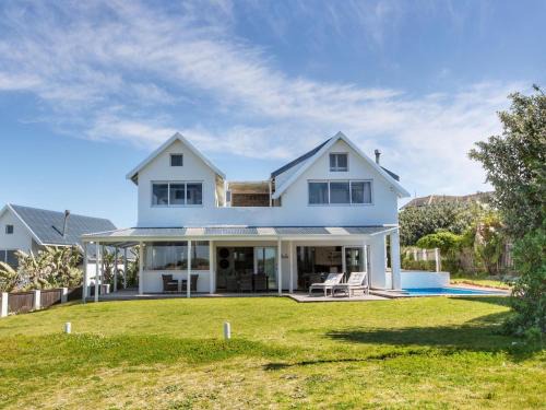 Cape Saint Francis Apartment | Beach Break Guest Houses: Oceanfront Stays with Breakfast