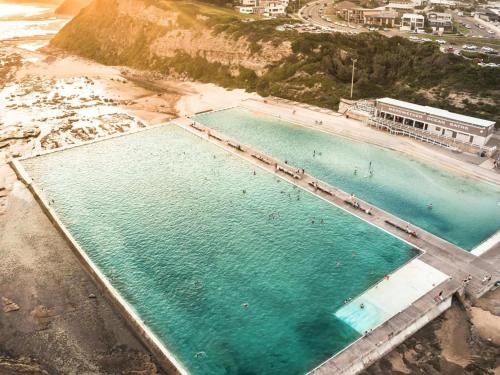 Merewether Apartment | Beach & Brew-Modern 1-Bedroom in Trendy Merewether