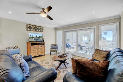 Isle of Palms House | Oceanfront Beach Club Villa 12 with Resort Amenities