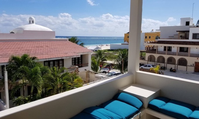 Puerto Morelos Condo | Ocean View Beach Condo B3: Pool, Bikes & Kayak Fun!