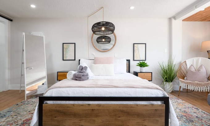Jacksonville House | Charming Beach Cottage with Ocean View, Rated 9.8/10