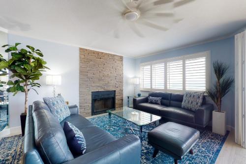 Indian Shores Apartment | Exceptional Beach Cottage 1208 with Oceanfront Pool Access
