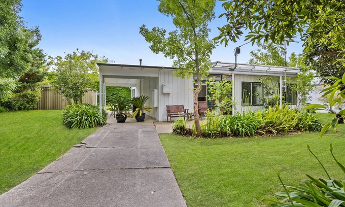 Flinders House | Cozy Beach Cottage Retreat in the Heart of Flinders