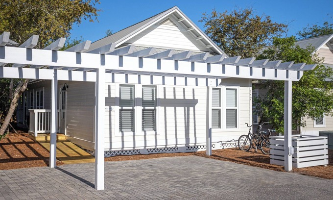 Seacrest Cottage | Oceanfront Beach Cottage on 30A - Rated 10/10 for Comfort