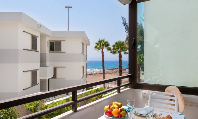 San Agustin Apartment | Unforgettable Beachfront Apartment Siesta 21 in San Agustin