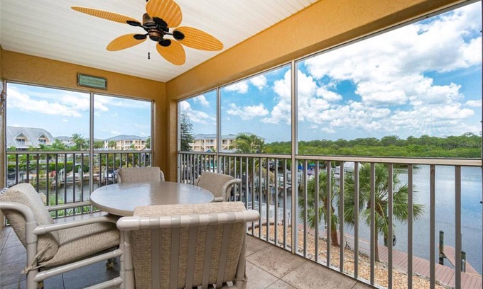 Englewood South Condo | Coastal Retreat: Perfect for Beach, Fishing & Boating Fun