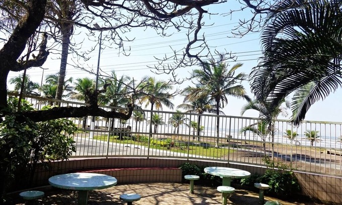 Praia Grande Apartment | Affordable Beach Fit Hotel with Kitchen Amenities