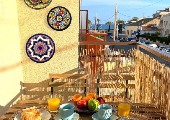 Sant Salvador Apartment | Cozy Beach Flat with Terrace - 4-Star Rated Getaway