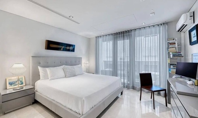 San Juan Apartment | BEACH FRONT 4BD 3BA Apartment right on the highly coveted Isla Verde Beach.