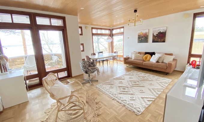 Lantinen District House | Beach front apartment