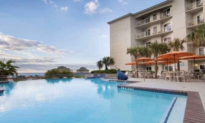 Galveston Resort | Beachfront Gem: Top-Rated Resort Condo with Pool & More