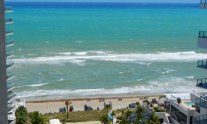 Hollywood South Central Beach Condo | Beachfront Condo with Breathtaking Ocean Views - Rated 9.8