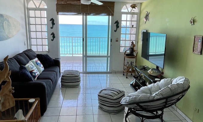 La Pared Condo | Cozy Beach Front Condo in Luquillo, PR - Rated 9.2/10