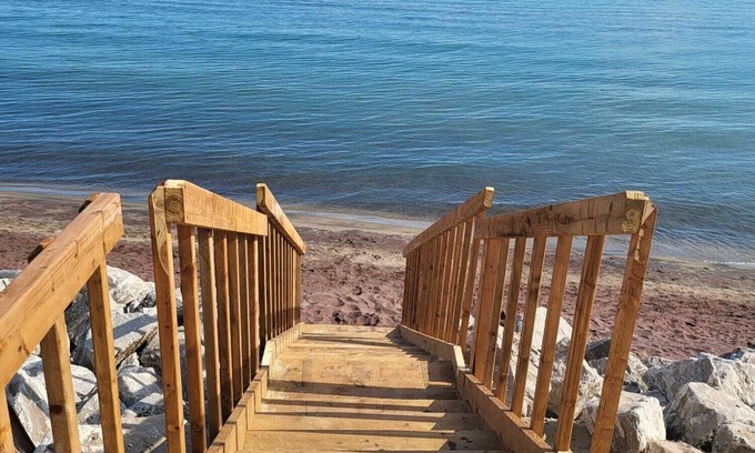 Long Point Cottage | Cozy Beach Front Cottage at Long Point with Ocean View