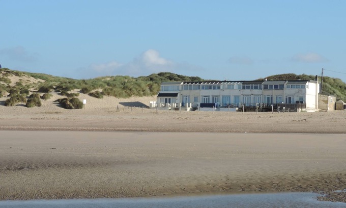 Camber Cottage | Beachfront Cottage with Ocean View & Direct Beach Access