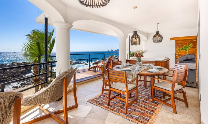 Cabo San Lucas House | Beachfront Bliss at Casa Bruma: Jacuzzi & Ocean Views Await