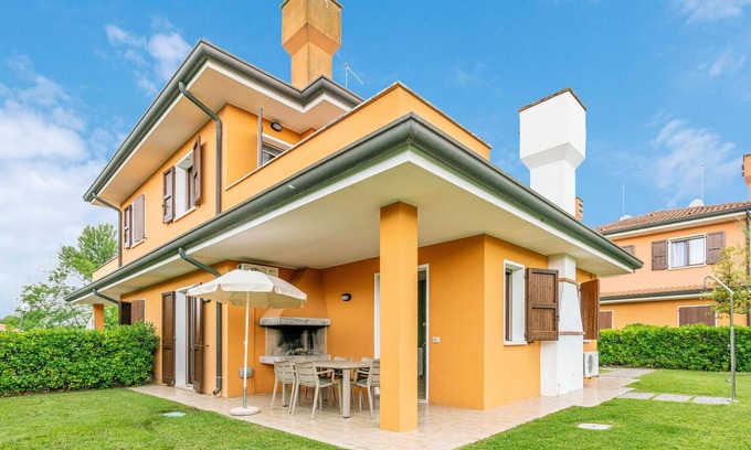 Isola Albarella House | Cozy 2-Bedroom Getaway with Ocean Views in Albarella
