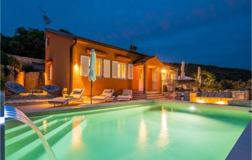 Miholascica House | Relaxing Miholascica Retreat with Pool and Jacuzzi