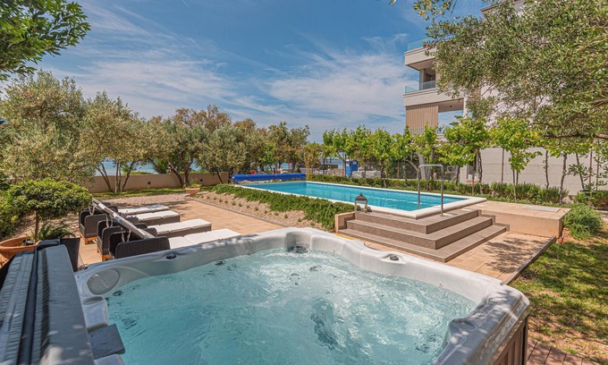 Srima House | Delightful Mediterranean Vacation Home by the Sea in Srima