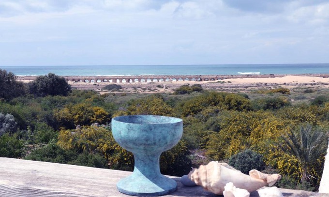 Caesarea Apartment | Oceanfront Beach House with Breakfast and Child-Friendly Amenities